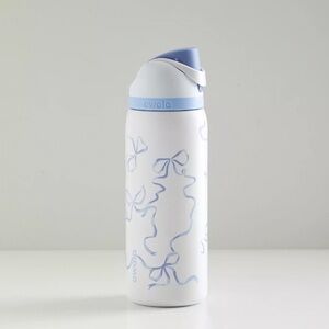 AUTHENTIC NWT Tied and True Free Sip Owala-Urban Outfitters Exclusive Bow 32oz